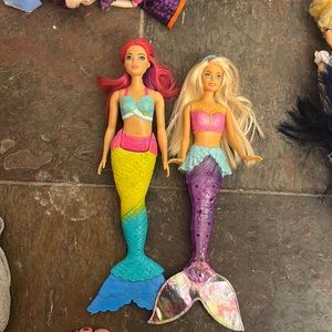 2 Barbie mermaids great condition